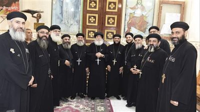 الأنبا غبريال يرسم شمامسة جددا لكنيسة السيدة العذراء