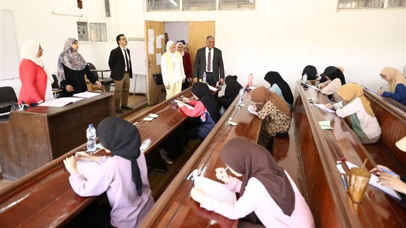 امتحانات الجامعات،