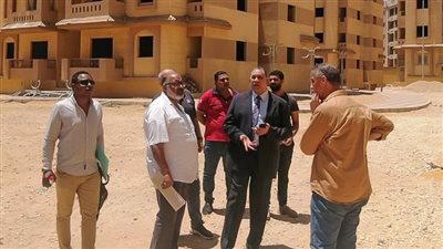 نقيب المحامين يتفقد أعمال إنشاء المركز الطبي بأكتوبر