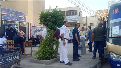 خروج أوراق امتحانات الثانوية العامة لتوزيعها على اللجان في الدقهلية (صور) 