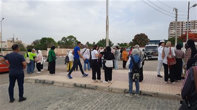 توافد طلاب الثانوية العامة على لجان الإسماعيلية لأداء امتحاني الاقتصاد والإحصاء (فيديو) 