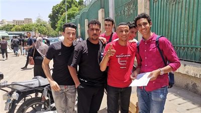 خروج طلاب الثانوية العامة من لجان الامتحانات تزامنا مع سقوط الأمطار بالدقهلية (بث مباشر)