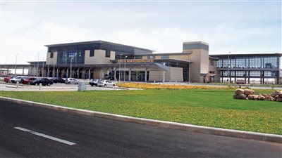 ضبط 11 عملة أثرية بحوزة راكب في مطار برج العرب