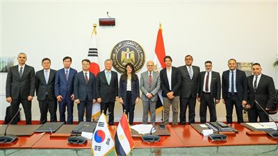 التعاون الدولي والسفارة الكورية توقعان اتفاق تمويل بـ460 مليون دولار لتوريد 40 قطارا للمترو، والمشاط: المشروع بعزز توطين الصناعة