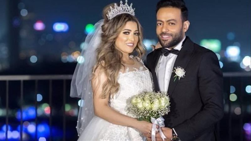تامر عاشور وزوجته