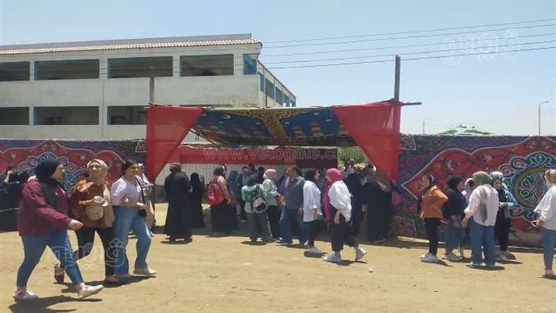 طلاب الثانوية، فيتو