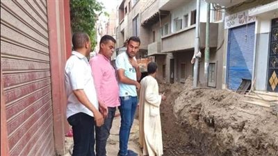 رئيس مركز ملوى يتفقد مشروعات قرية الروضة