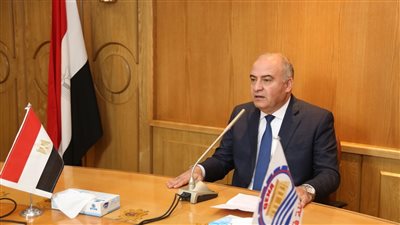 محافظ قنا يتفقد أعمال مشروع خط مياه الشرب الجديد بقرية أولاد نجم