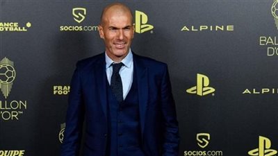 ريال مدريد يطلب من زيدان الاستعداد حال رحيل أنشيلوتي 
