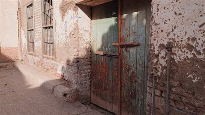 المغلاق الخشبي يسرد تاريخ تراث الصعايدة (صور)