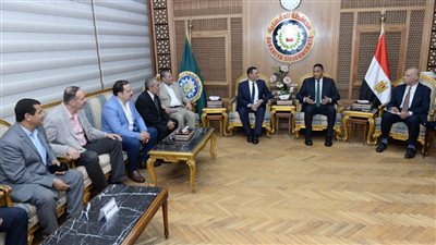 محافظ الدقهلية يشهد تسليم 467 شهادة محو أمية لنزلاء منطقة إصلاح وتأهيل جمصة والعاملين بجامعة الدلتا