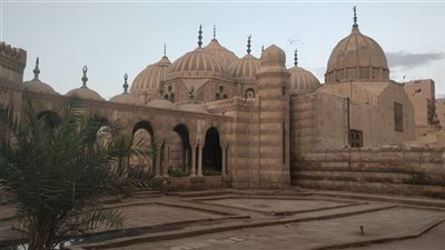  أستاذ آثار: 100 مقبرة مهددة بالانهيار في الإمام الشافعي (فيديو)