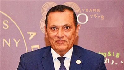 رئيس شركة تنمية الريف المصري يحصد جائزة الإنجاز المؤسسي بقمة مصر للأفضل 2023