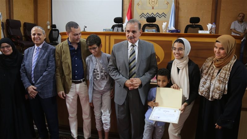 تكريم أوائل الشهادة