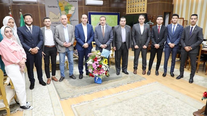 محافظ المنوفية خلال