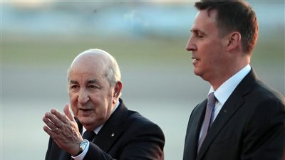 الرئيس الجزائرى يدشن أول نصب تذكاري لقائد مسلم وعربي في موسكو 