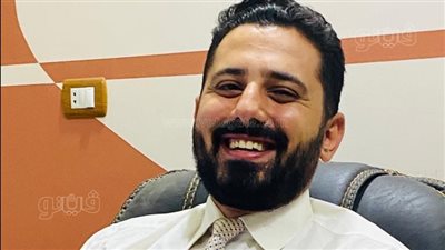 قبطي بالمنيا يحصل على دبلومة الفقه الإسلامي المقارن بتقدير جيد جدا (فيديو)