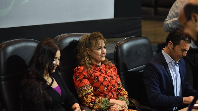 سيمون، فيتو 