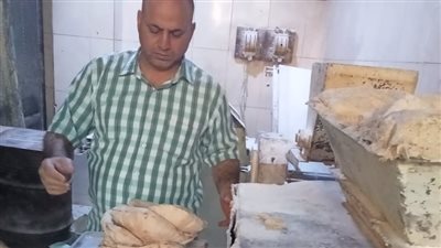 ضبط 3 مخابز بلدية لتصرفهم في 132 شيكارة دقيق بلدي بالبحيرة (صور)