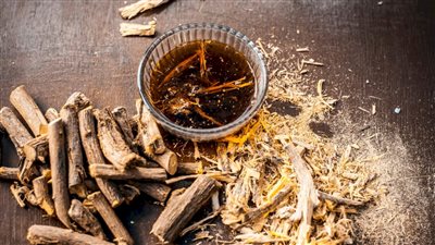  3 فئات ممنوعة من تناوله إطلاقًا، فوائد وأضرار العرقسوس (فيديو) 