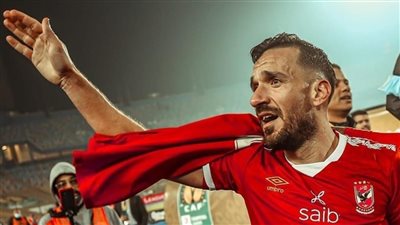 شاهد صدمة علي معلول بعد إهدار ركلة جزاء الأهلي أمام الداخلية (فيديو)