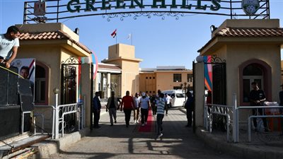 صبحي يفتتح الملعب القانوني بنادي جرين هيلز الشروق ويقود ماراثون للدراجات الهوائية