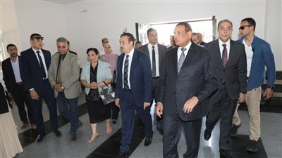 وزير التنمية المحلية ومحافظ المنوفية يتفقدان مشروعات مبادرة حياة كريمة