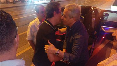 حسن شحاتة يطمئن المصريين بجنيف على أحوال بلادهم