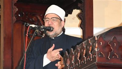 وزير الأوقاف: التوسعة على الفقراء والمساكين من أهم وجوه البر والعمل الصالح