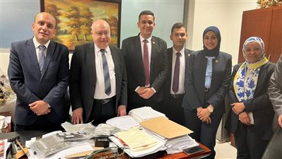 ضبط مخدرات وحشيش وملابس عسكرية بحوزة ركاب في مطار القاهرة 