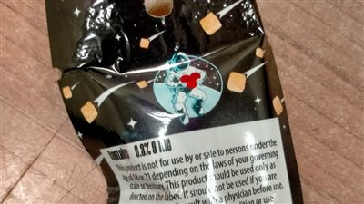 ضبط حلوى بالمخدرات وترامادول بحوزة راكبين في مطار القاهرة