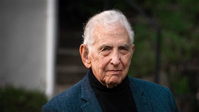 وفاة دانيال إلسبرج مسرب وثائق البنتاجون 