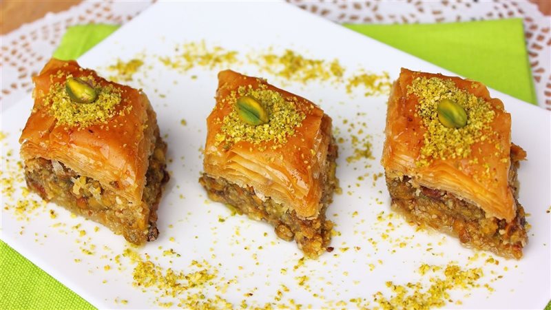 طريقة عمل البقلاوة،