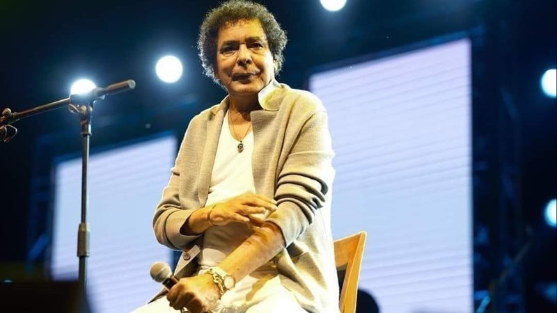 الفنان محمد منير،