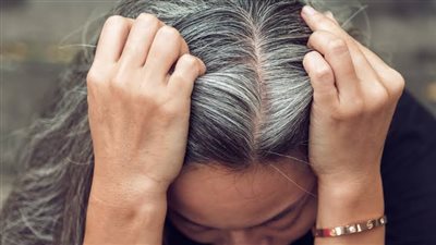  أسباب ظهور الشعر الأبيض في سن مبكرة وكيفية الوقاية منه؟