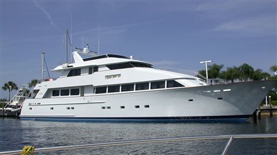 السماح لليخوت الأجنبية بالمغادرة من أي ميناء دون التقيد بمكان الوصول 