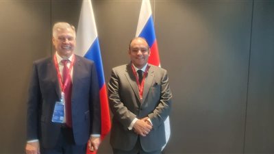 لقاءات بين وزير التجارة والصناعة وكبار المشاركين في منتدى سان بطرسبرج الاقتصادي 