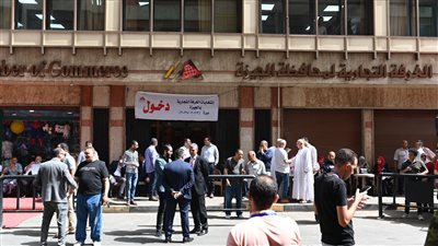 استمرار توافد الناخبين للإدلاء بأصواتهم في انتخابات غرفة الجيزة