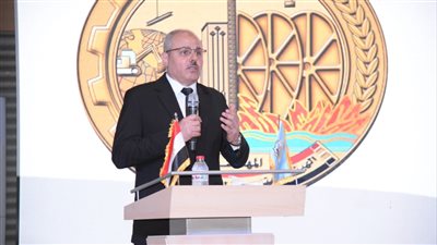رئيس جامعة قناة السويس يوجه الشكر للهيئة الهندسية للقوات المسلحة (فيديو)