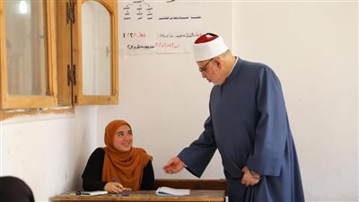 وكيل الأزهر يتفقد لجان الامتحانات بالإسماعيلية ويشدد على تهيئة المناخ المناسب للطلاب