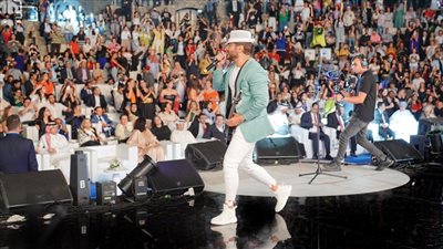 علاقة تامر حسني بالفنانة التونسية يسرا المسعودي 