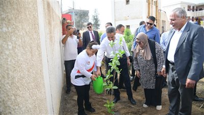 محافظ الغربية يصطحب ذوي الهمم لزراعة الأشجار ضمن مبادرة 100 مليون شجرة