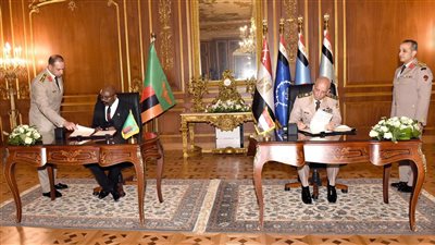 الفريق أول محمد زكي يلتقى وزير دفاع جمهورية زامبيا