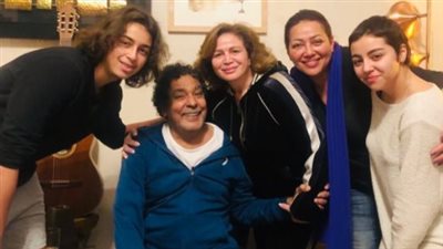 إلهام شاهين لـ فيتو: سعيدة لتكريم عشرة عمري محمد منير بالسعودية