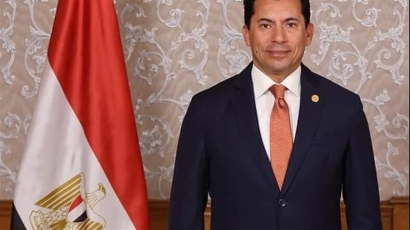 د. اشرف صبحي وزير