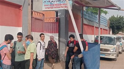 القلق يسيطر على أولياء أمور طلاب الثانوية العامة أمام لجان الإسكندرية (صور) 