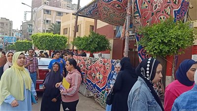 بين الثقة والقلق، مشاهد من محيط لجان الثانوية العامة بالدقهلية (صور) 