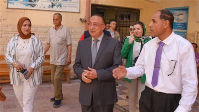 جولة تفقدية لمحافظ الإسكندرية على لجان الثانوية العامة (صور)