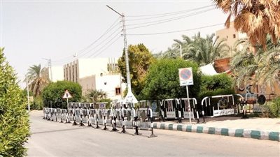 الهدوء يسيطر على محيط لجان الثانوية العامة بالوادي الجديد (صور)