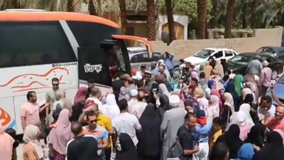 الزغاريد تعم الواحات مع سفر الفوج الثاني من حجاج الجمعيات بالوادي الجديد (صور)